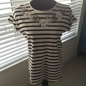 Kate Spade ♠️ Embroidered Floral Stripe Ruffle Tee